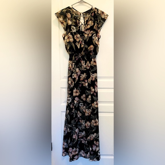 WHBM I White House Black Market Floral Chiffon Flutter Sleeves Maxi Dress - Picture 7 of 9